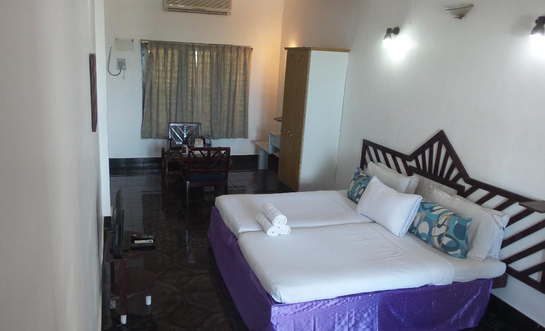 Raja Hotel Kovalam Bagian luar foto
