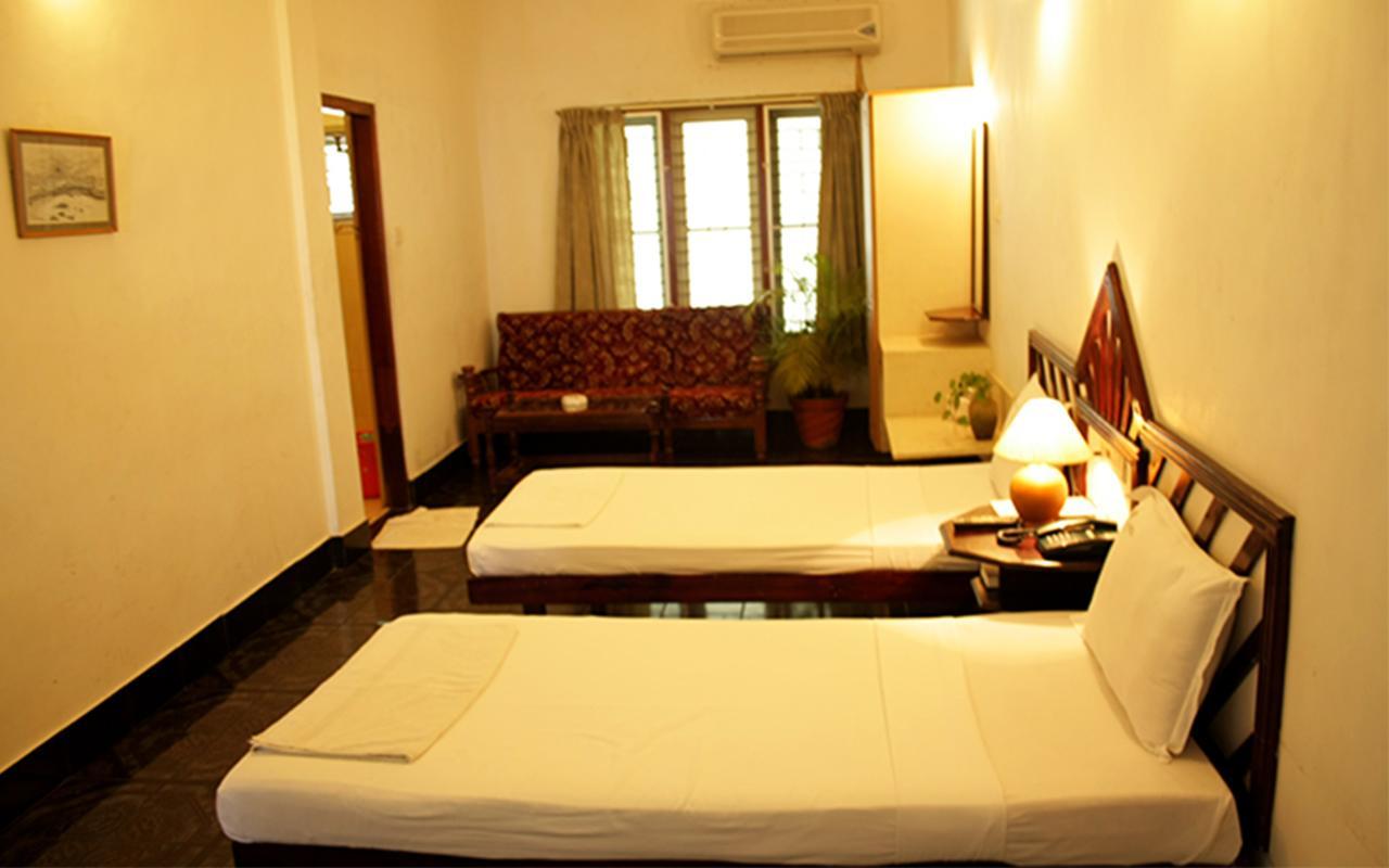 Raja Hotel Kovalam Bagian luar foto