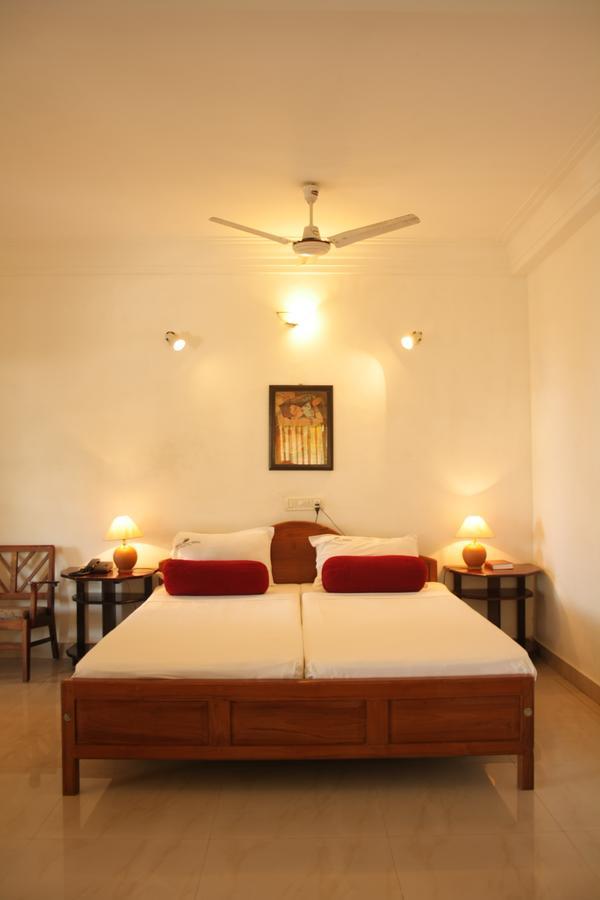 Raja Hotel Kovalam Bagian luar foto