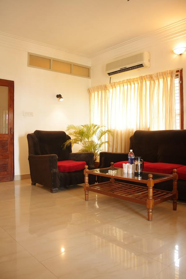 Raja Hotel Kovalam Bagian luar foto