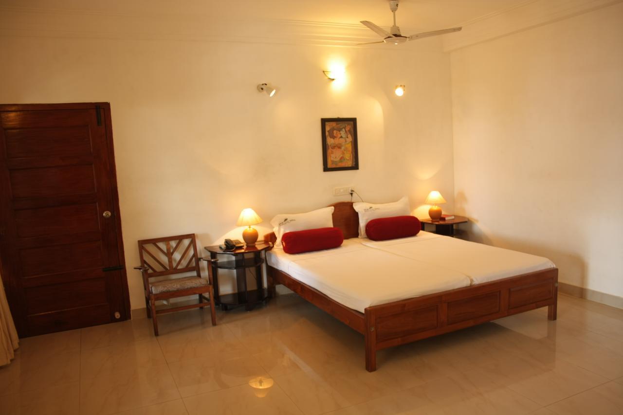 Raja Hotel Kovalam Bagian luar foto