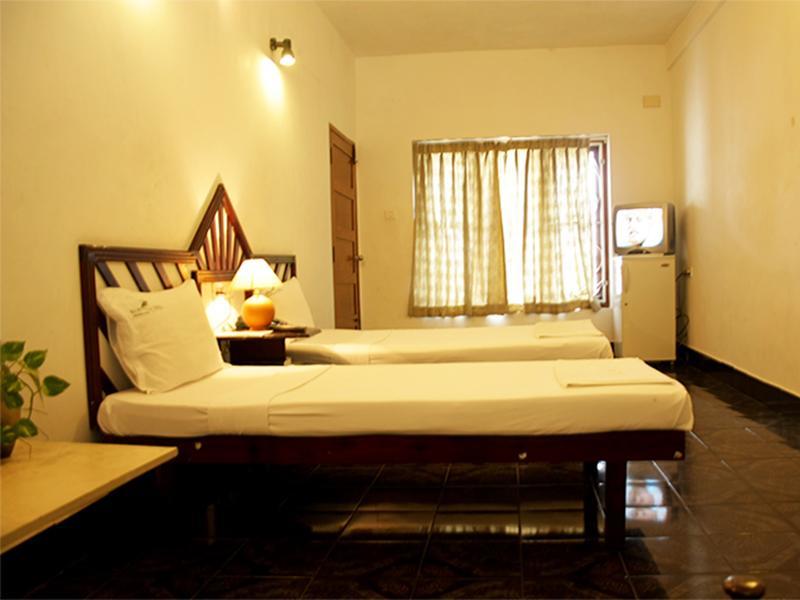 Raja Hotel Kovalam Bagian luar foto